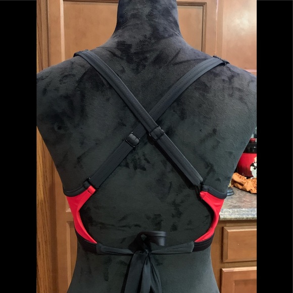 Venus Sports Bikini Top only Adjustable Straps, Size Small, Worn Once, Blk/Red - Picture 3 of 4